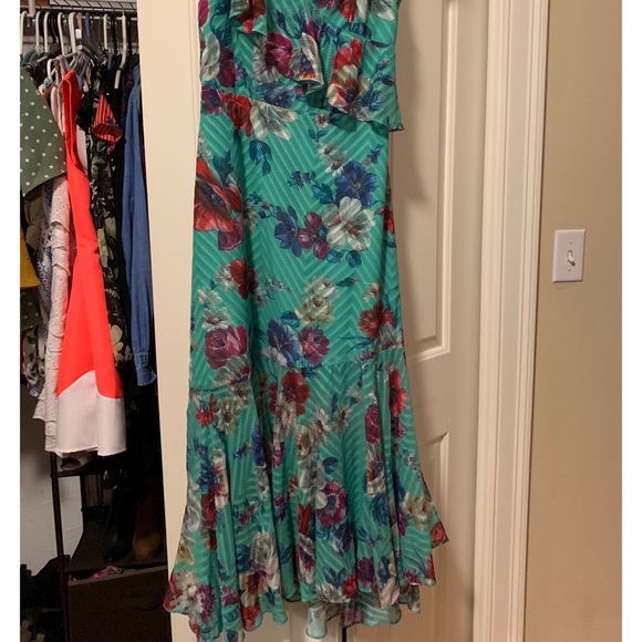 Dress - Picture 3 of 4